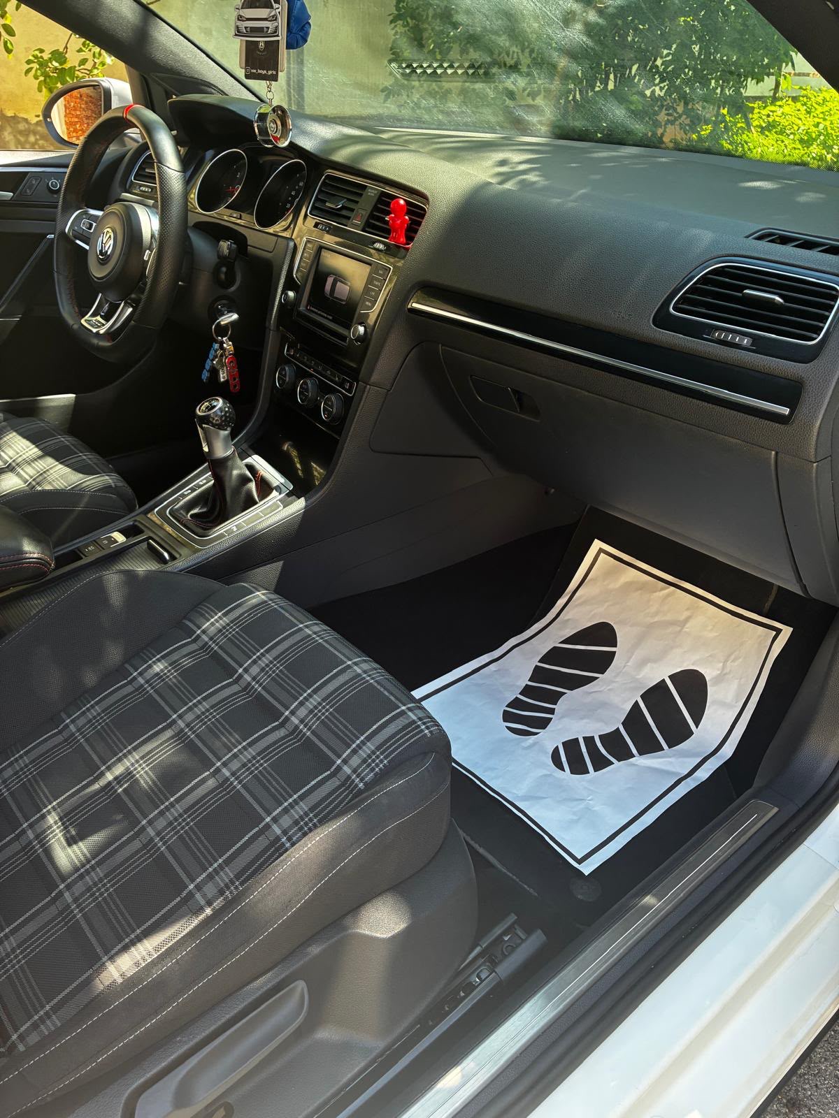 VW Golf GTD — interijer
